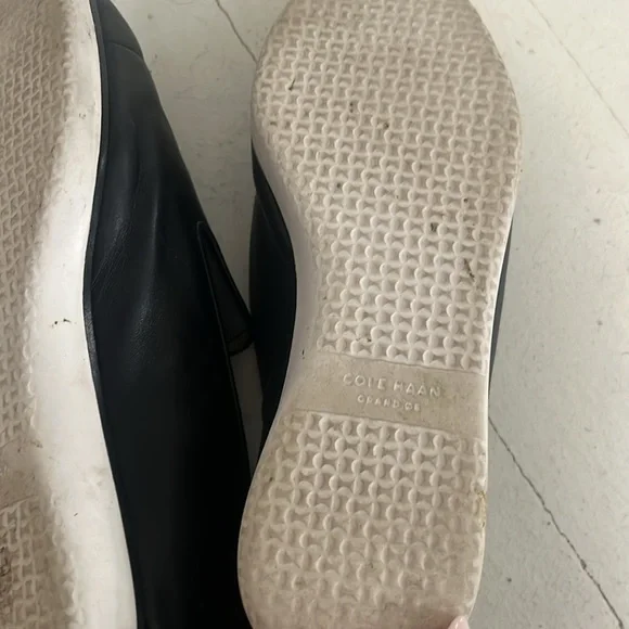 Cole Haan loafer flats. Wore just a handful of times. Really comfortable - Picture 2 of 4